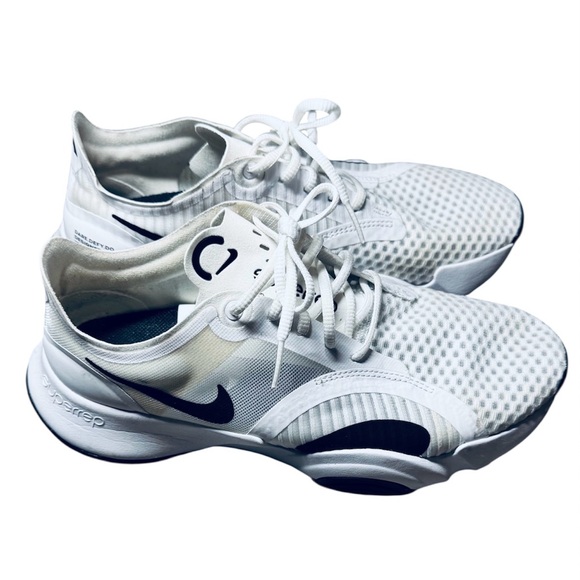 Nike - Picture 3 of 6